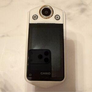Casio Exilim EX-TR15 Selfie Camera